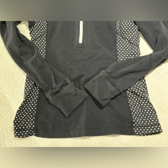 Lululemon: Women’s Half Zip-Up Long Sleeve Top- Size 8 (Older Version) - Picture 4 of 12